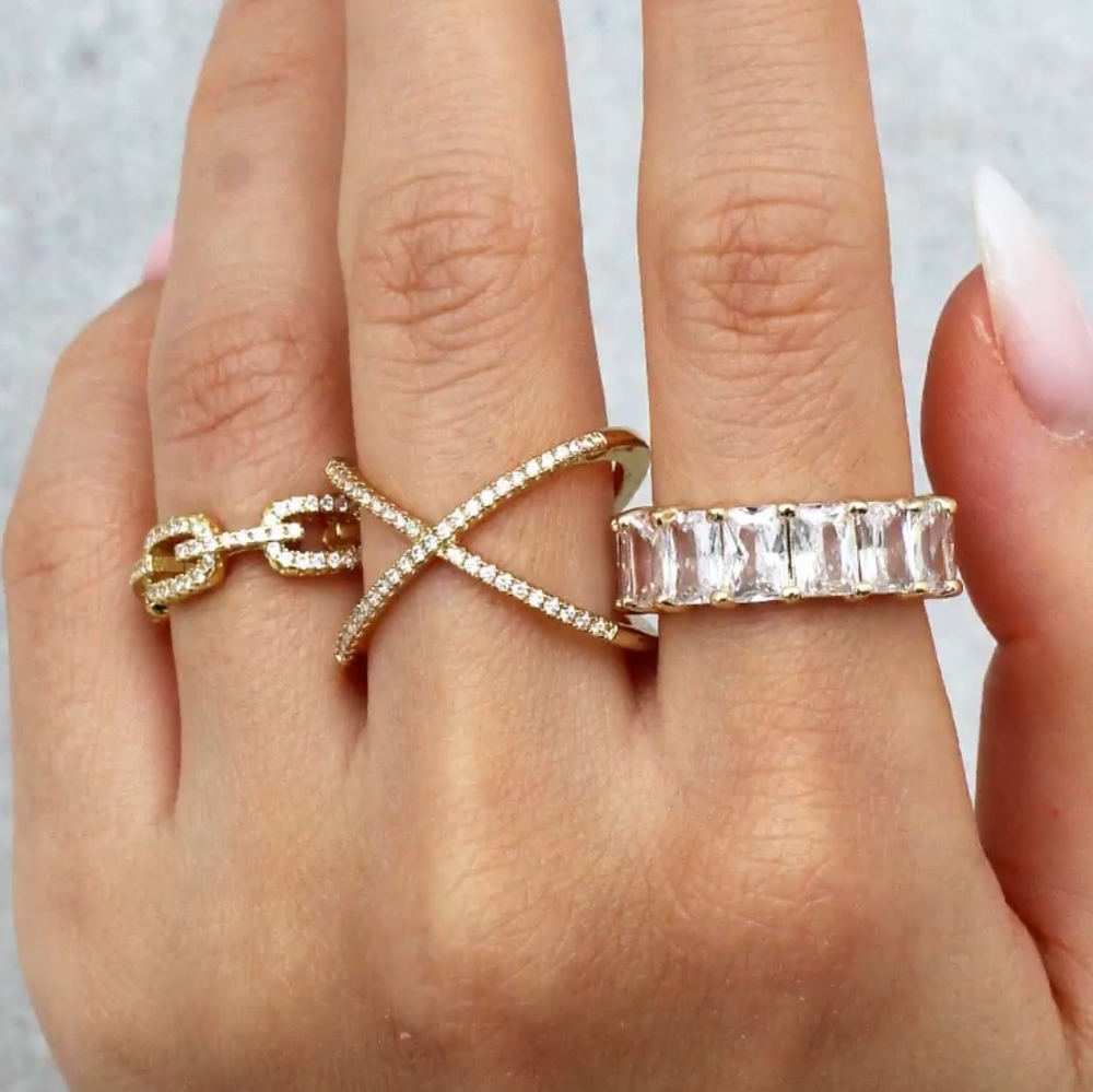 X Swarovski yellow gold ring